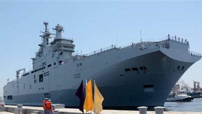 صور: القوات البحرية تحتفل بوصول الميسترال إلى ميناء الإسكندرية