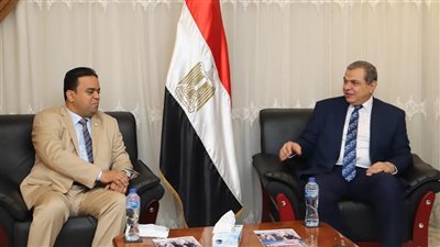 سعفان يبحث تنظيم وتسهيل تنقل الأيدي العاملة بين مصر وليبيا