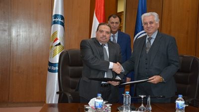 تعاون بين «البترول» و«العربية للعلوم» للتدريب وإعداد الكوادر