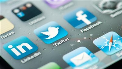 300 أمريكي يؤيدون 