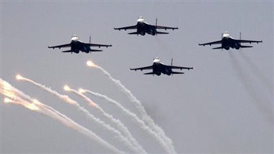 مقتل 4 أشخاص وإصابة آخرين فى قصف جوي على ريف 