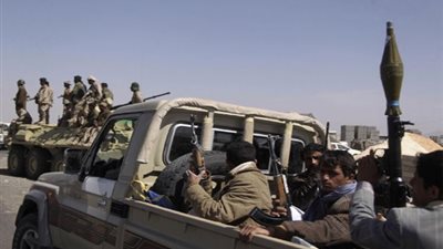 مقتل وإصابة 79 حوثيًا في معارك مع المقاومة الشعبية بـ