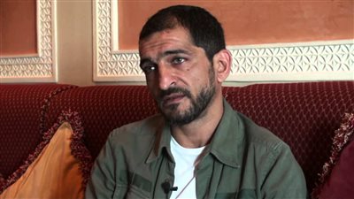 بكفالة 5 آلاف جنيه.. إخلاء سبيل عمرو واكد في تحطيم سيارة مواطن 