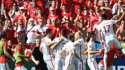 فيديو: بولندا تتأهل لدور الـ 8 باليورو للمرة الأولى في تاريخها 