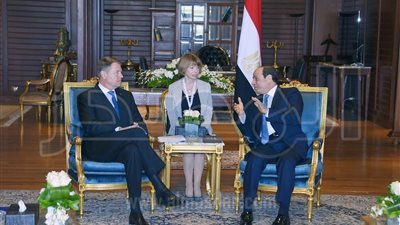 «السيسى» يستقبل رئيس رومانيا بشرم الشيخ