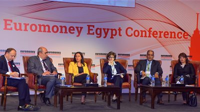 شيرين الشوربجي : افتتاح أول مركز متكامل لخدمات المصدرين بـ 6 أكتوبر خلال أيام