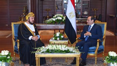 مباحثات مصرية عمانية على هامش القمة العربية الأوروبية