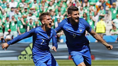 فيديو: فرنسا تبدد أحلام أيرلندا وتبلغ ربع نهائي اليورو 