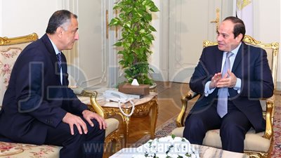 البنك المركزي يعتزم ضخ مزيد من السيولة الدولارية في السوق المصري