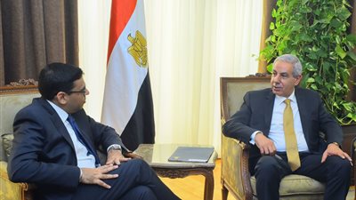 وزير التجارة يبحث مع رئيس شركة 