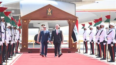 السيسي يصل العراق لعقد قمة ثلاثية في أول زيارة لرئيس مصري منذ 3 عقود