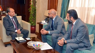 وزير التجارة يبحث مع مدير «بروكتر آند جامبل» زيادة استثمارات الشركة بمصر 