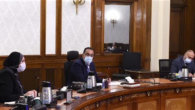 الحكومة تعلن تطبيق برنامج تعميق الإنتاج المحلي علي قطاع الغزل والنسيج