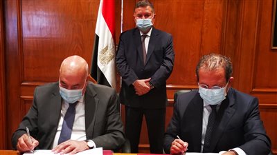 توقيع عقود 7 مصانع جديدة للغزل والنسيج بتكلفة إنشائية 2.6 مليار جنيه