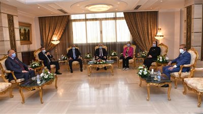 شعراوى: تحويل 2262 أتوبيس نقل عام للعمل بالغاز بتكلفة 1.2 مليار جنيه