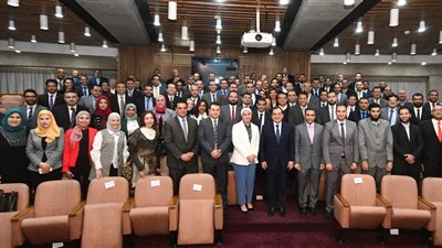 «الملا»: تنفيذ برنامج تأهيل القيادات الشابة والمتوسطة بـ«البترول».. مارس المقبل