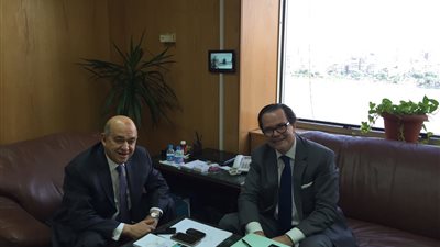 فرنسا تبحث مع مصر ربط المتحف الكبير بالأهرامات عن طريق 