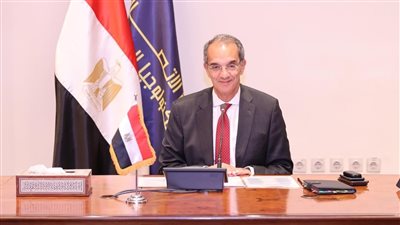 وزير الاتصالات يبحث مع شركات فرنسية تطوير حلول الذكاء الاصطناعي لإدارة المدن الذكية