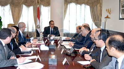 رئيس الوزراء يتابع أعمال لجنة حل مشكلات مستثمرى مطروح