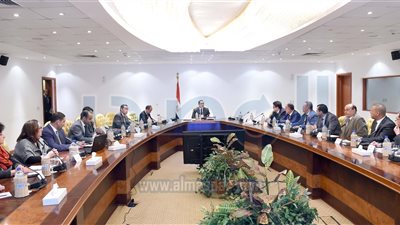 رئيس الوزراء يختتم لقاءاته مع أعضاء المجالس لبحث برامج تحفيز الصادرات 