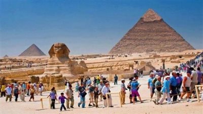 مصر تستقبل 3.5 مليون سائح في 6 أشهر .. و3.5 مليار دولار إيرادات