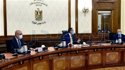 مدبولي يتابع مخطط تطوير شبكة الطرق والمحاور بمناطق غرب القاهرة