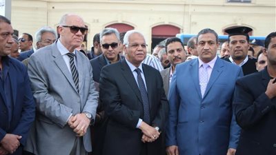 محافظ القاهرة يفتتح حديقة العتبة بعد تطويرها