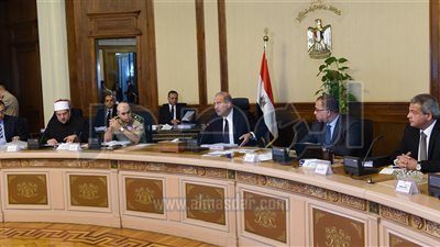 شريف إسماعيل يوجه بإعداد تقرير عن إجراءات إزالة معوقات الاستثمار