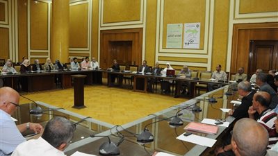 وزير الإسكان: 