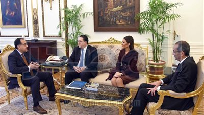 رئيس الوزراء يبحث مع وزير الاتصالات اللبناني التعاون المشترك