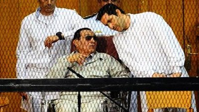 دفاع مبارك ونجليه يتنازل عن استشكال 