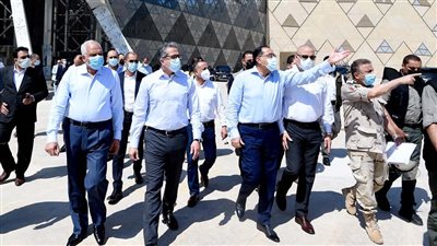 مدبولي يتابع الموقف التنفيذي لمشروع المتحف الكبير