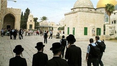 مستوطنون يهود يقتحمون المسجد الأقصى وسط تشديدات أمنية