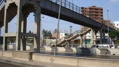 انهيار جزئي في كوبري مشاة بالقليوبية