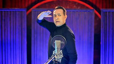 فيديو: حكيم يغني 