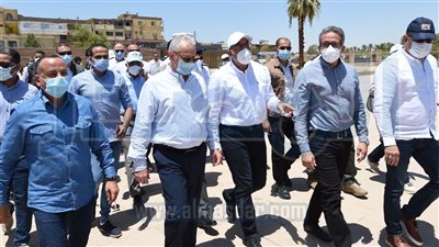رئيس الوزراء يتفقد أعمال مشروع ترميم طريق الكباش بالأقصر