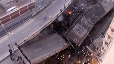 لجنة من هيئة الطرق تبدأ رفع كوبري 