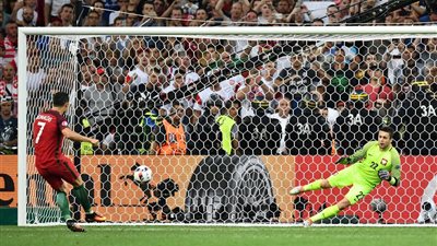 البرتغال تهزم بولندا بركلات الترجيح لتتأهل إلى قبل النهائي