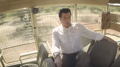 فيديو: إيهاب توفيق يركل الأسد بـ