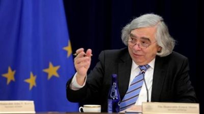 وزير الطاقة الأمريكي يتوقع توازن سوق النفط في 2017