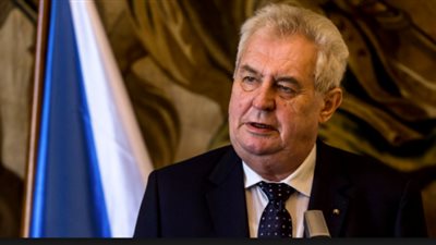 رئيس التشيك يدعو لاستفتاء على بقاء بلاده في الاتحاد الأوروبي والناتو