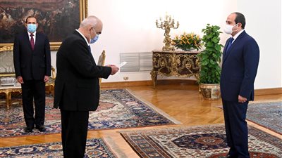 المستشار حسين مصطفى يؤدي اليمين أمام السيسي رئيسًا لهيئة قضايا الدولة