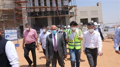 وزير النقل والسفير الصيني يتفقدان مشروع القطار الكهربائي الخفيف «LRT»