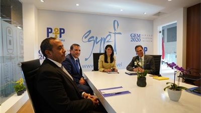 «المشاط» تبحث مع رئيس «توماس كوك» سبل زيادة الحركة السياحية الوافدة إلى مصر