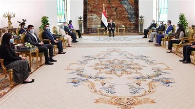 السيسي: مبادرة إحياء الجذور بين مصر واليونان وقبرص رسالة مودة وروح طيبة