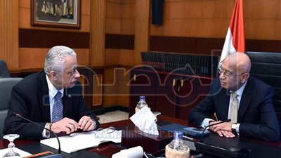 رئيس الوزراء يبحث مع وزير التعليم مشروع المدارس اليابانية