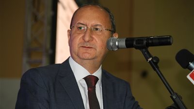 «التجارة» توقف قيد شركتين لمخالفة قانون الاستيراد والتصدير