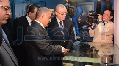 وزيرا الطيران والآثار يفتتحان متحف مطار القاهرة