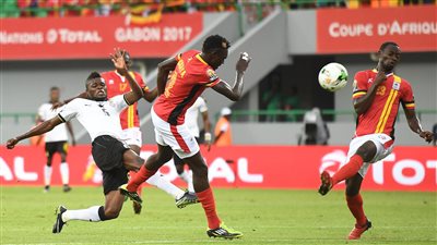 مصر تضع قدما فى المونديال بعد تعادل غانا مع أوغندا