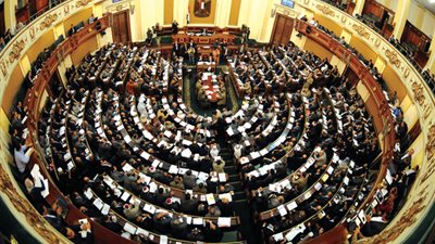 نائب برلماني: لابد من سن تشريعات لتخفيف العبء عن المواطن